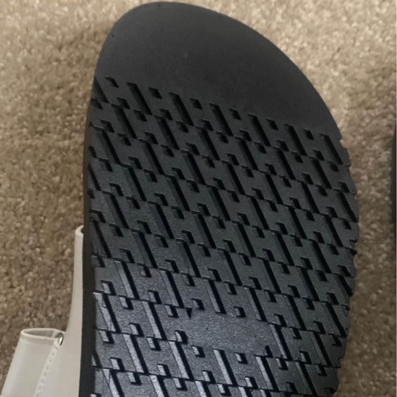 Sandals similar to Chypre Hermes - Picture 4 of 4